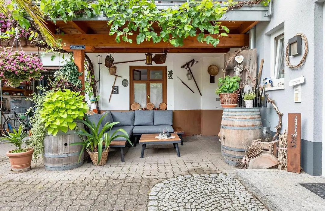 Haus Bienen-1